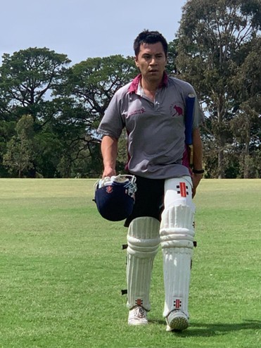 F1 walking off after his last winning innings looking tired